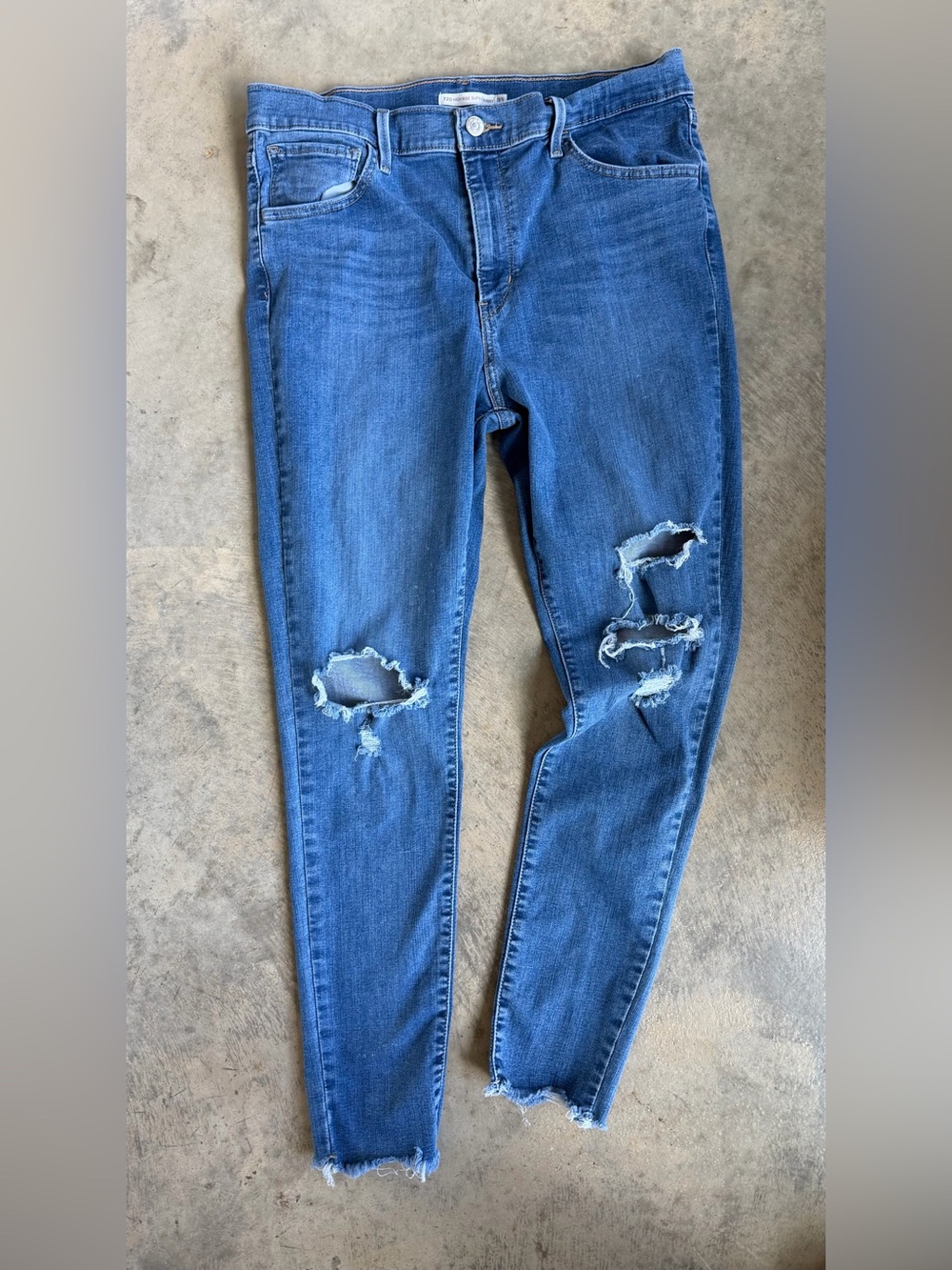 Levi's Women's Ripped Skinny Jeans - Medium Blue